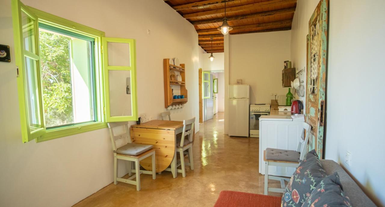 Simboro House - Kythoikies Holiday Houses Kýthira Buitenkant foto