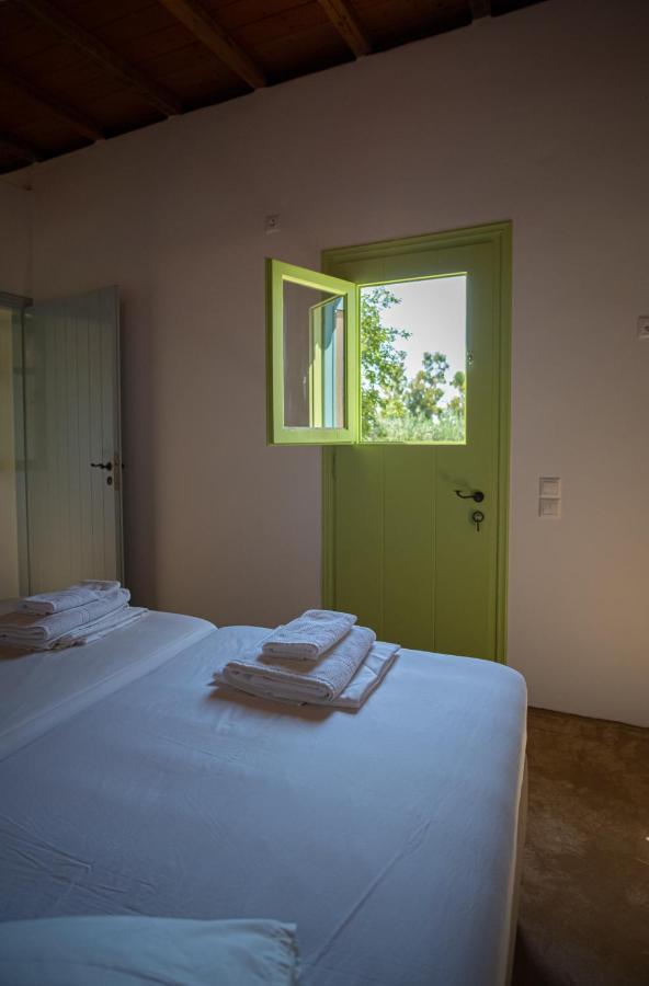 Simboro House - Kythoikies Holiday Houses Kýthira Buitenkant foto